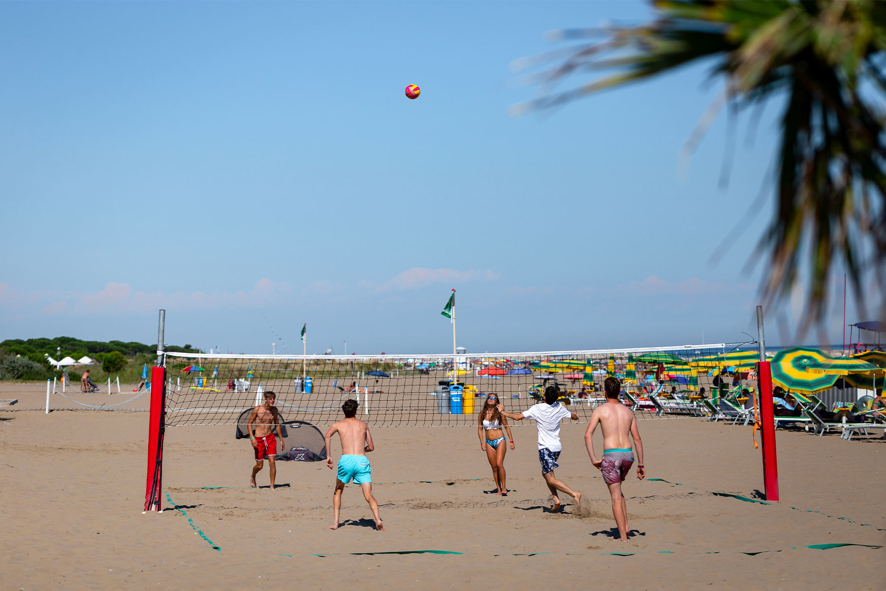 Divertimento e relax sulla spiaggia mozzafiato